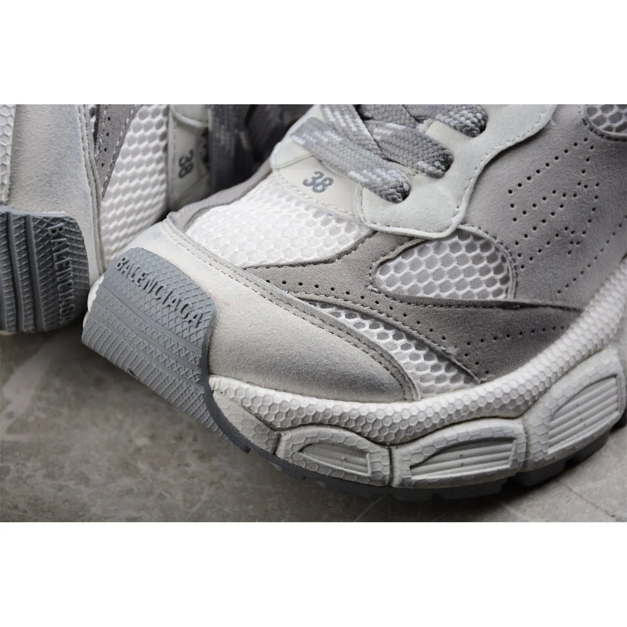 BALENCIAGA 3XL x WHITE GREY