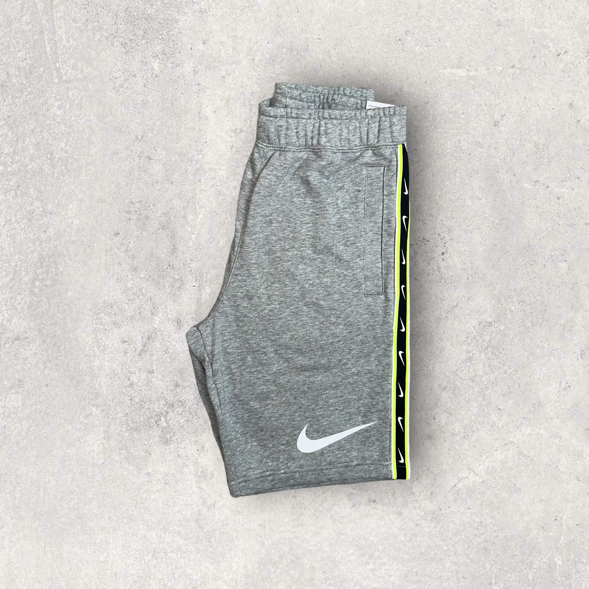 NIKE REPEAT T-SHIRT/SHORT SET - GREY/VOLT