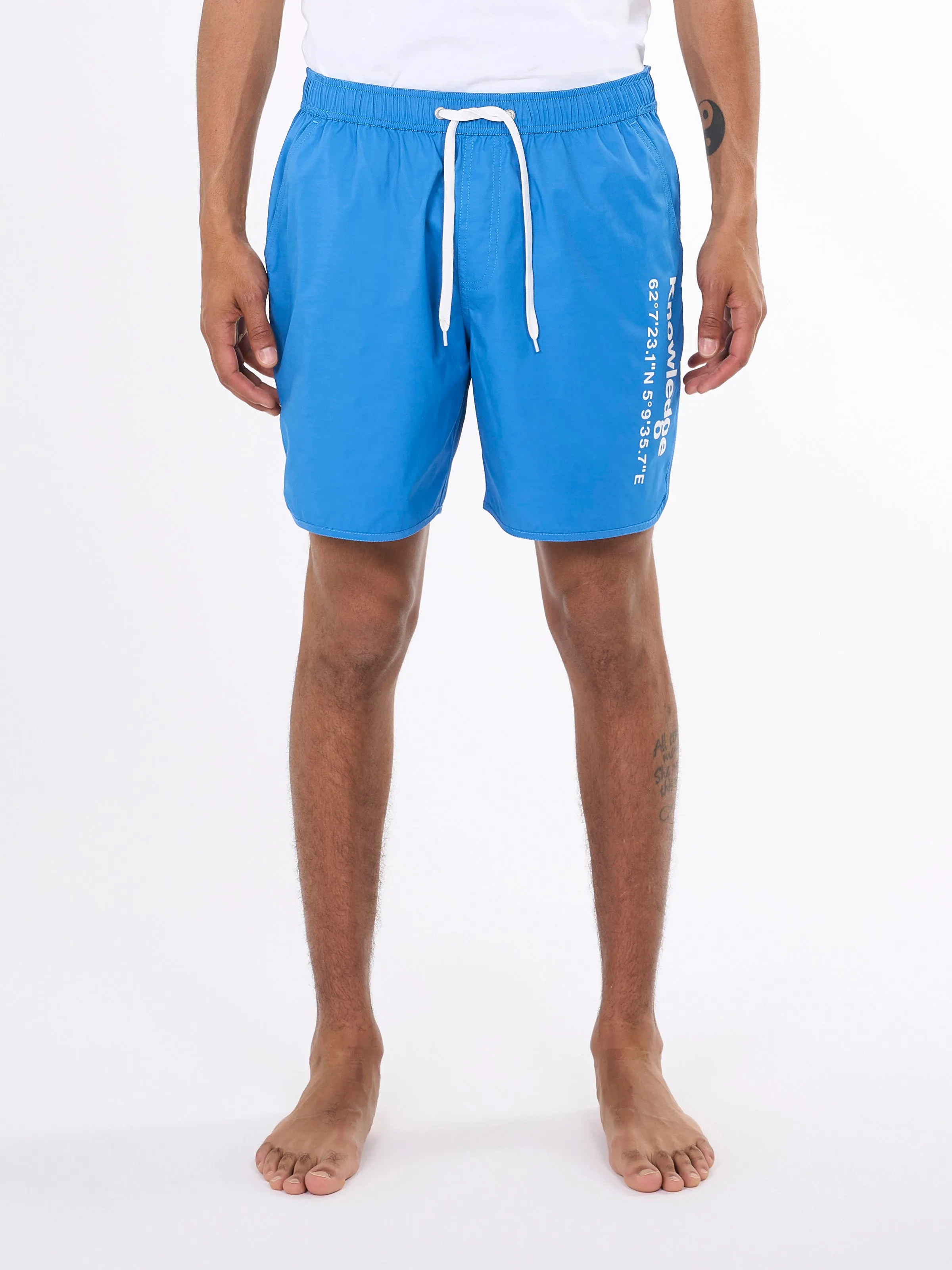 Swim shorts with elastic waist and Knowledge print - Campanula