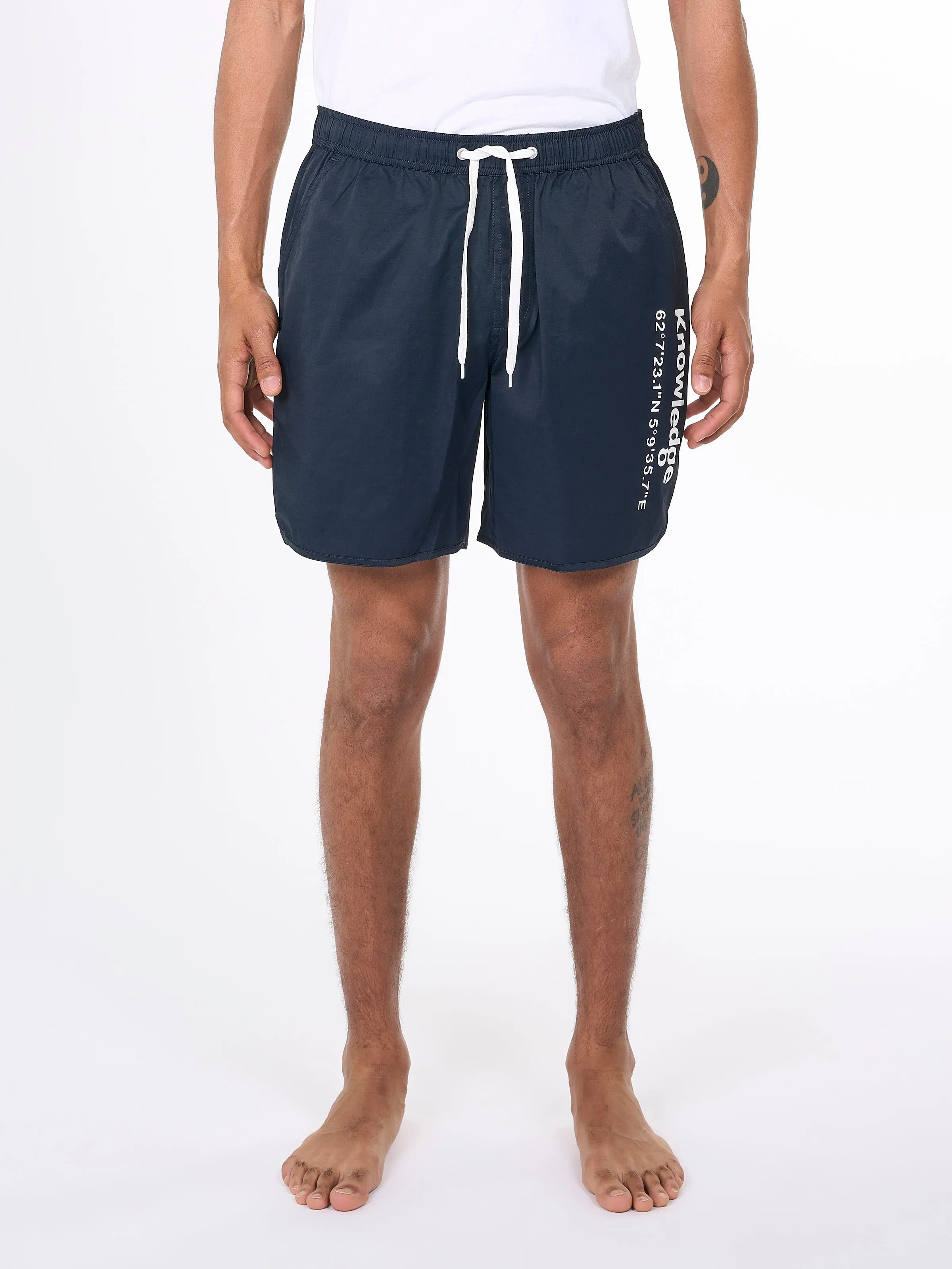 Swim shorts with elastic waist and Knowledge print - Total Eclipse